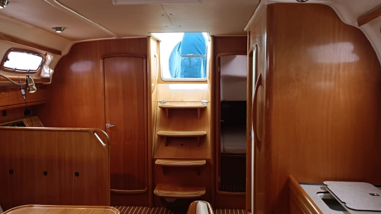 Bavaria Yachts 39 cruiser preowned for sale