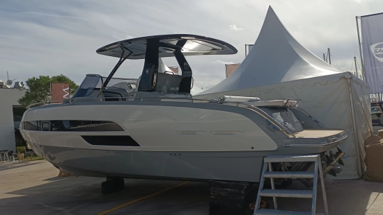 Invictus Yacht 320 GT preowned for sale