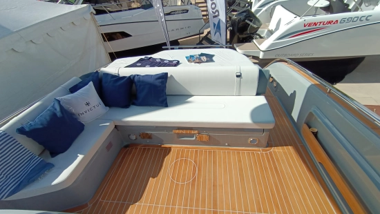 Invictus Yacht 320 GT preowned for sale