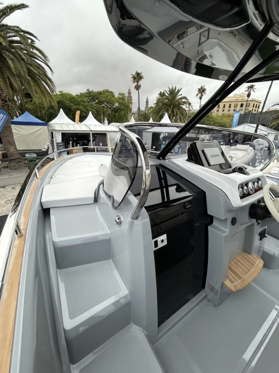 Invictus Yacht GT 280 preowned for sale