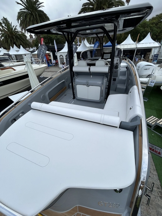 Invictus Yacht GT 280 preowned for sale