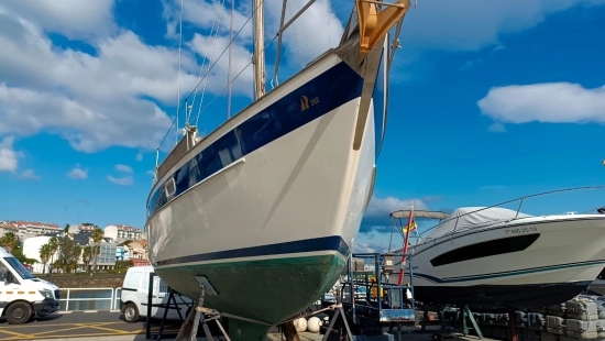 Hallberg Rassy 352 preowned for sale