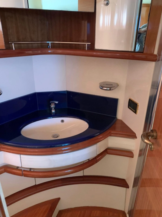 Azimut 55 Flybridge preowned for sale