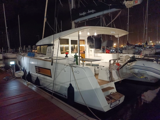 Lagoon 40 preowned for sale