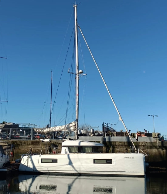 Lagoon 40 preowned for sale