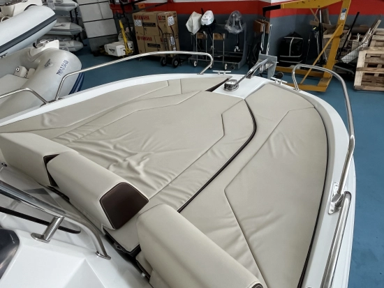 Beneteau Flyer 6.6 Sundeck preowned for sale