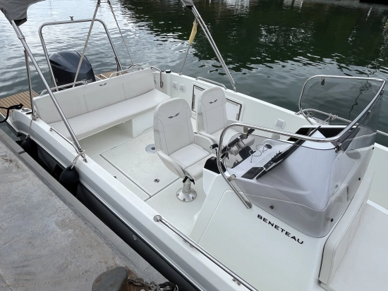 Beneteau Flyer 8 Spacedeck preowned for sale