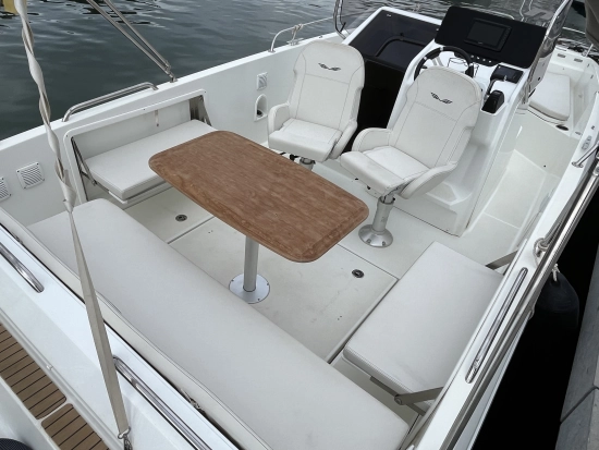 Beneteau Flyer 8 Spacedeck preowned for sale