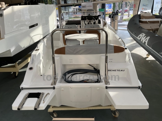 Beneteau Flyer 6 Sundeck brand new for sale