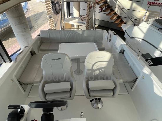 Beneteau Flyer 8 Spacedeck V2 brand new for sale