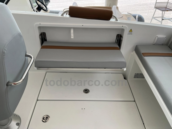 Beneteau Flyer 8 Sundeck V2 brand new for sale