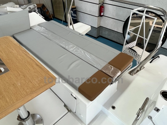 Beneteau Flyer 9 Sundeck brand new for sale