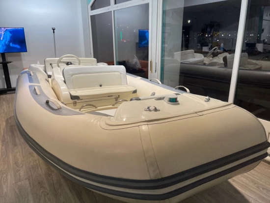 Avon SEASPORT 430 JET SC DELUXE preowned for sale