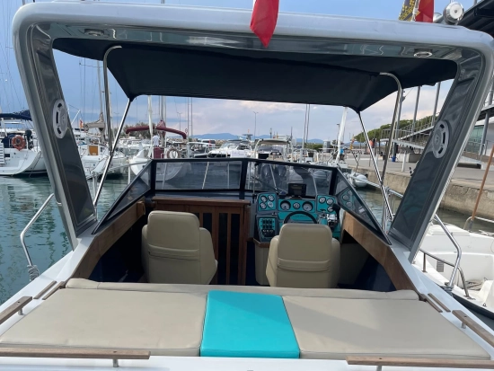 Four Winns SUNDOWNER 235 preowned for sale