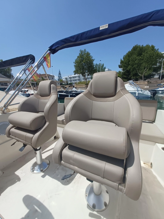 Quicksilver Sundeck ACTIV 605 preowned for sale