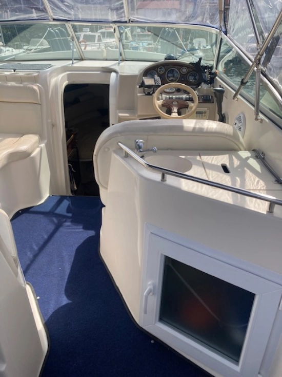 Rinker Fiesta 270  VEE preowned for sale