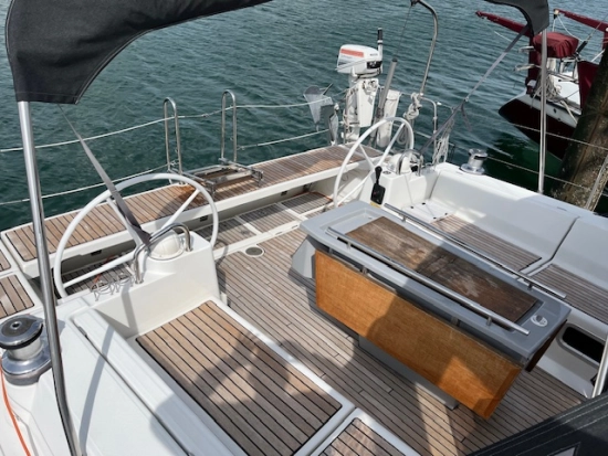 Beneteau Oceanis 40 preowned for sale