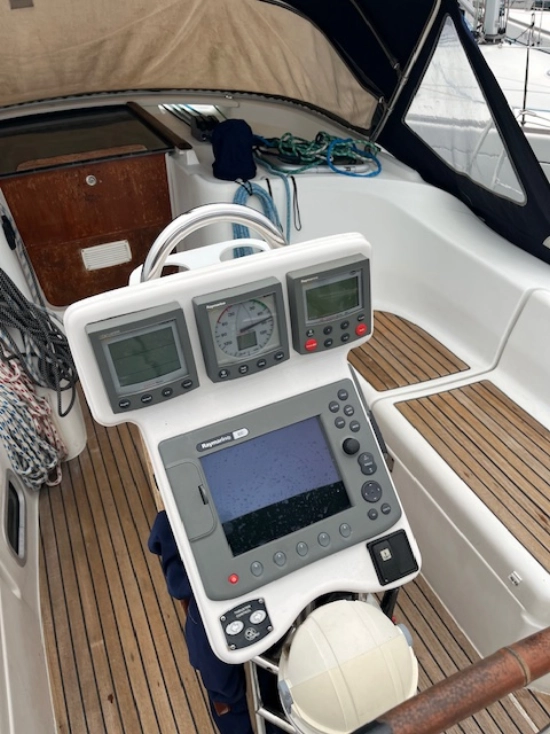 Beneteau Oceanis CLIPPER 423 preowned for sale