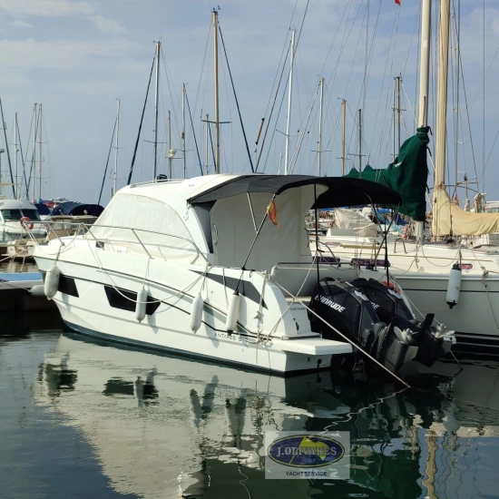 Beneteau Antares 9 OB preowned for sale