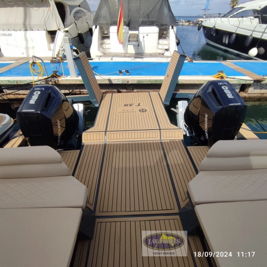 Tesoro Yachts T38 Power Cat preowned for sale