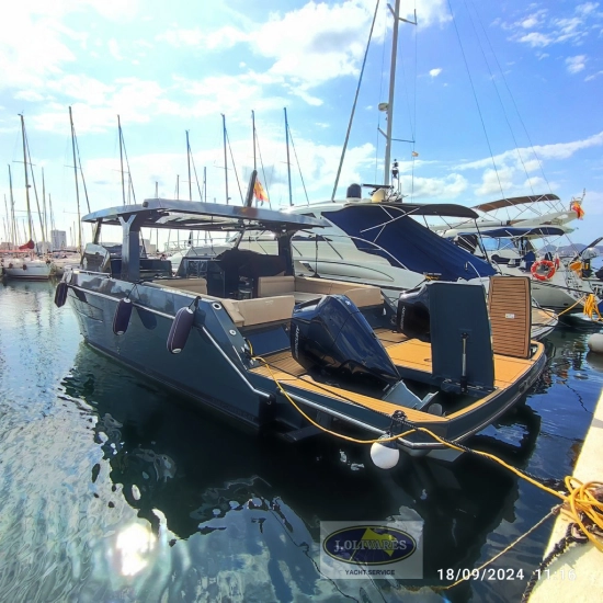 Tesoro Yachts T38 Power Cat preowned for sale