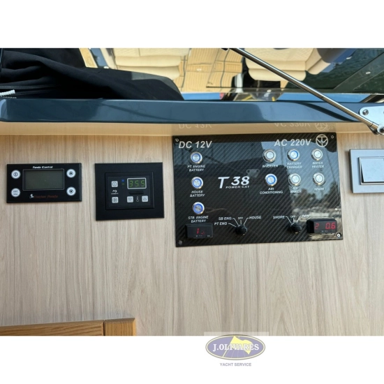 Tesoro Yachts T38 Power Cat preowned for sale