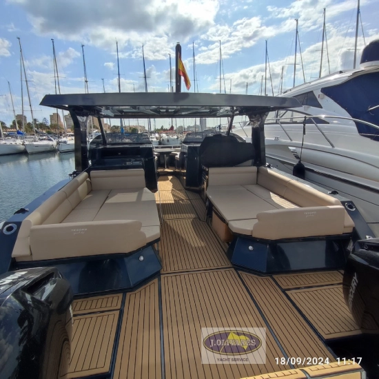 Tesoro Yachts T38 Power Cat preowned for sale