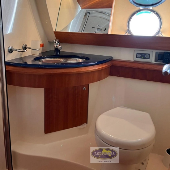 Azimut 50 Flybridge preowned for sale