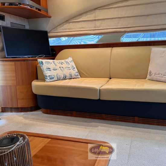 Azimut 50 Flybridge preowned for sale