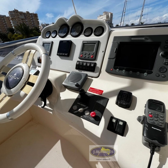 Azimut 50 Flybridge preowned for sale