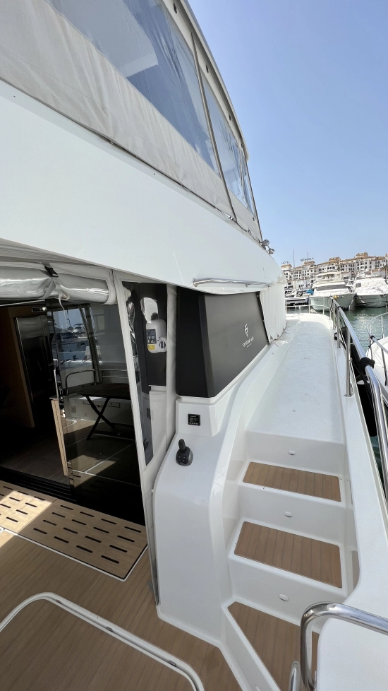 Fountaine Pajot MY44 gebraucht zum verkauf