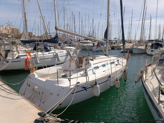 Beneteau Oceanis 300 gebraucht zum verkauf