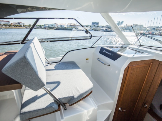 Beneteau Antares 9 neu zum verkauf