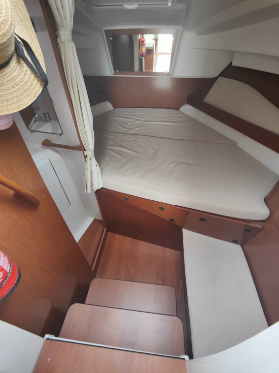 Beneteau Antares 8 gebraucht zum verkauf