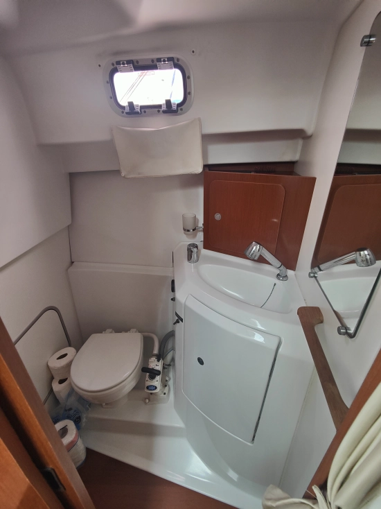 Beneteau Antares 8 gebraucht zum verkauf