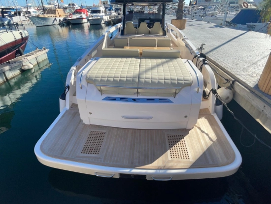 Cayman Yachts 400WA brand new for sale