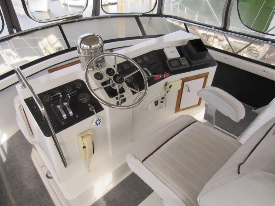 Carver 43 AFT CABIN preowned for sale