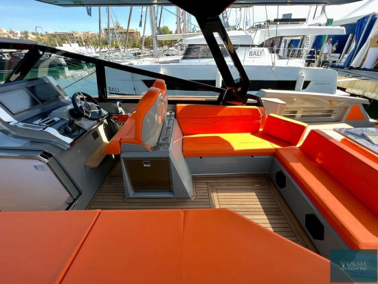 Evo Yachts R4 XT WA gebraucht zum verkauf