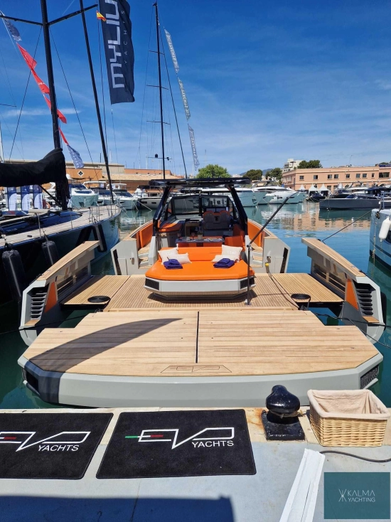 Evo Yachts R4 XT WA gebraucht zum verkauf