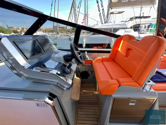 Evo Yachts R4 XT WA gebraucht zum verkauf