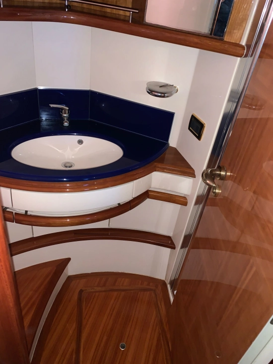 Azimut 55 preowned for sale