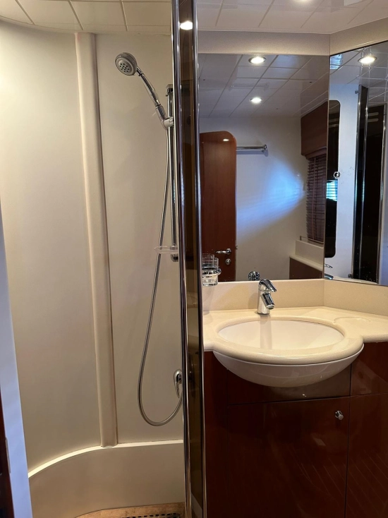 Princess V65 gebrauchtes zum verkauf