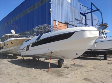 Beneteau Flyer 8.8 Sundeck preowned for sale