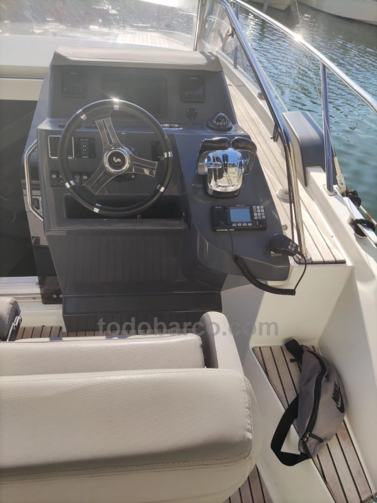 Beneteau Flyer 8.8 Sundeck gebraucht zum verkauf