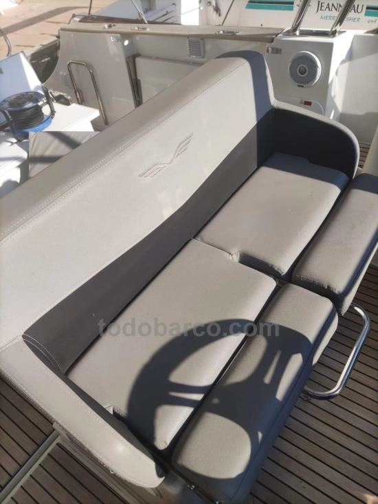 Beneteau Flyer 8.8 Sundeck gebraucht zum verkauf