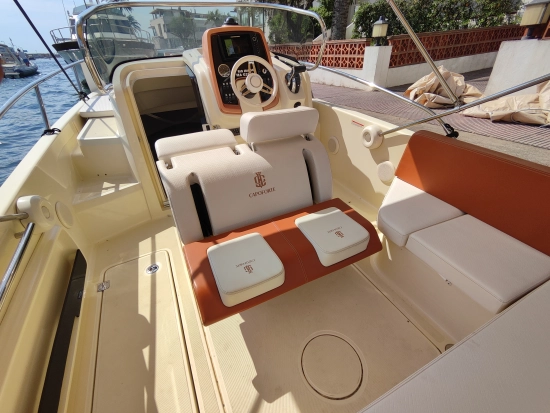 Invictus Yacht 240 CX d’occasion à vendre