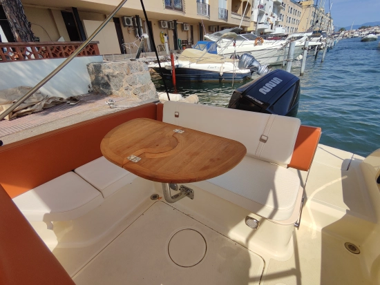 Invictus Yacht 240 CX d’occasion à vendre