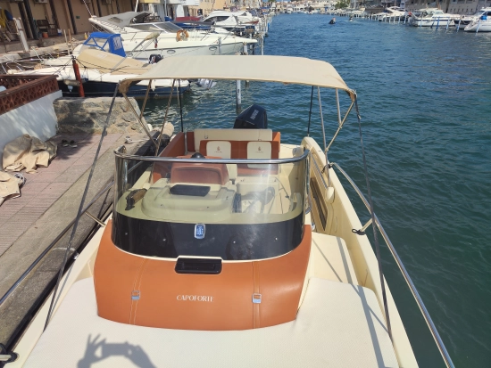 Invictus Yacht 240 CX d’occasion à vendre