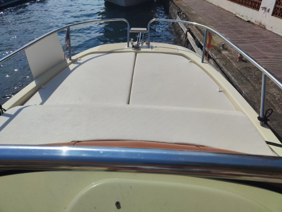 Invictus Yacht 240 CX d’occasion à vendre