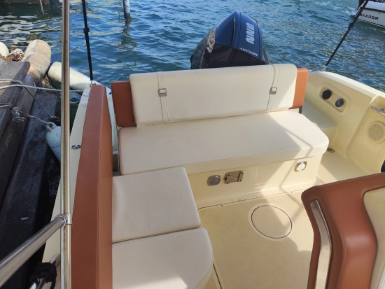 Invictus Yacht 240 CX d’occasion à vendre